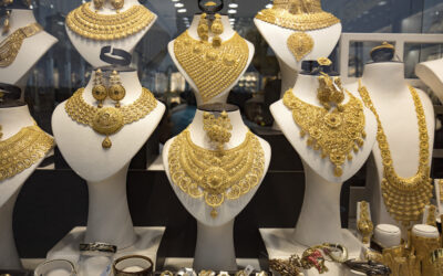 ईरान युद्ध के बीच दुबई के गोल्ड मार्केट में सोना डिस्काउंट पर बिकता हुआ